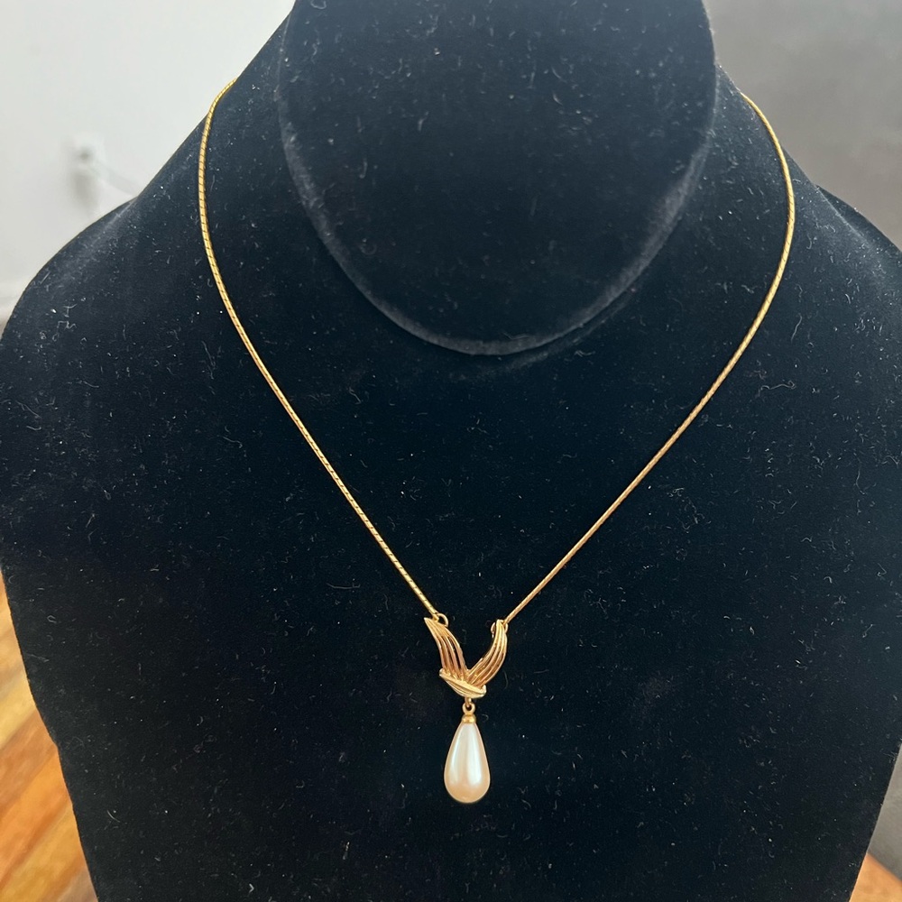 Vintage Richelieu Pearl Drop Necklace